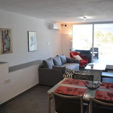 Lovely Bungalow For Four Close To Beach And City In تورّيفيِخا المظهر الخارجي الصورة
