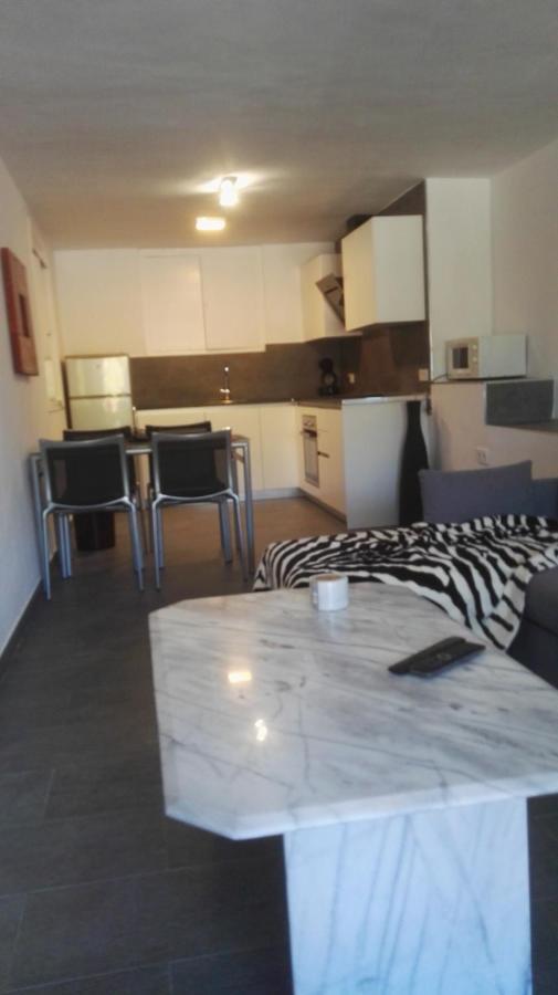 Lovely Bungalow For Four Close To Beach And City In تورّيفيِخا المظهر الخارجي الصورة