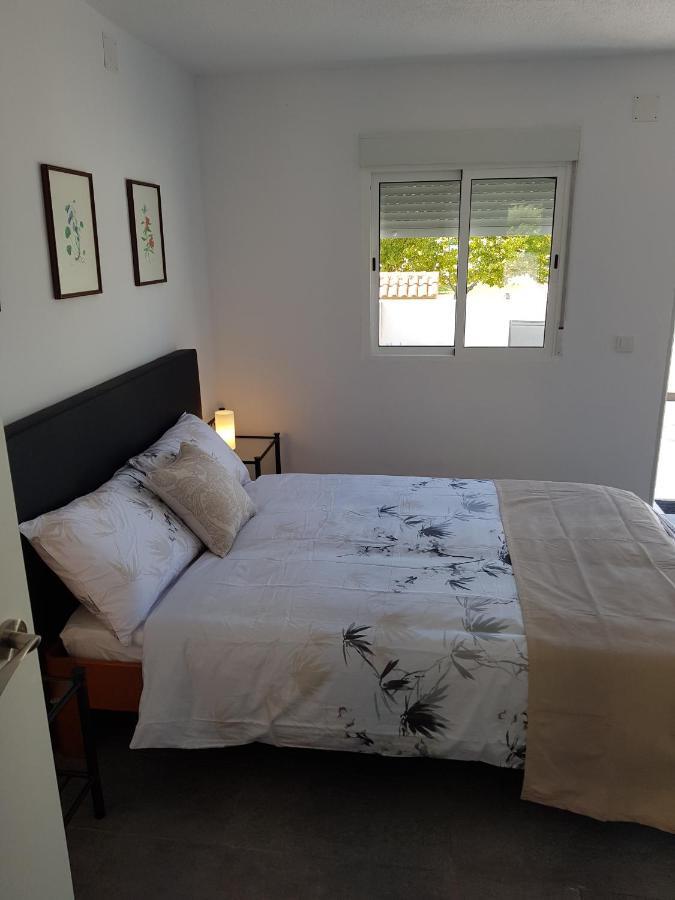 Lovely Bungalow For Four Close To Beach And City In تورّيفيِخا المظهر الخارجي الصورة